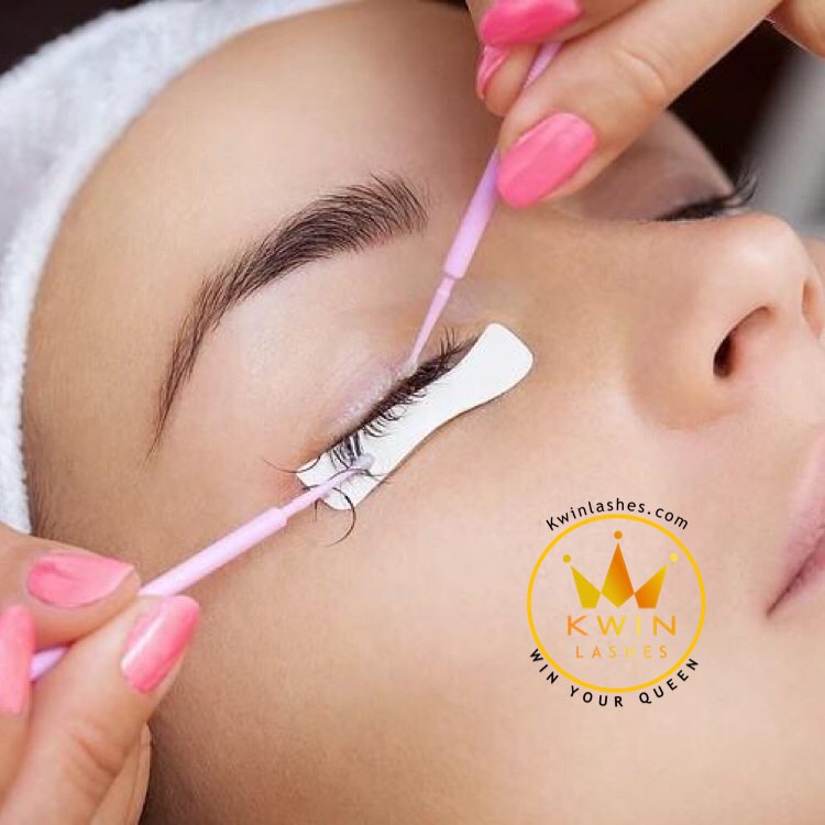 HOW TO TAKE OFF EYELASH EXTENSION Kwin Lashes